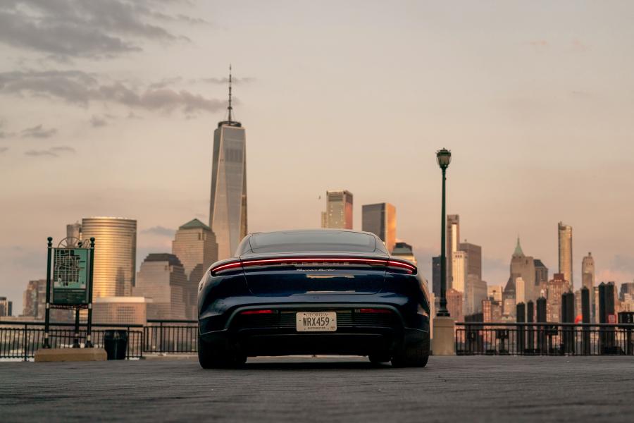  Porsche Taycan Turbo 2019 года  (WW) (фото 15 из 43)